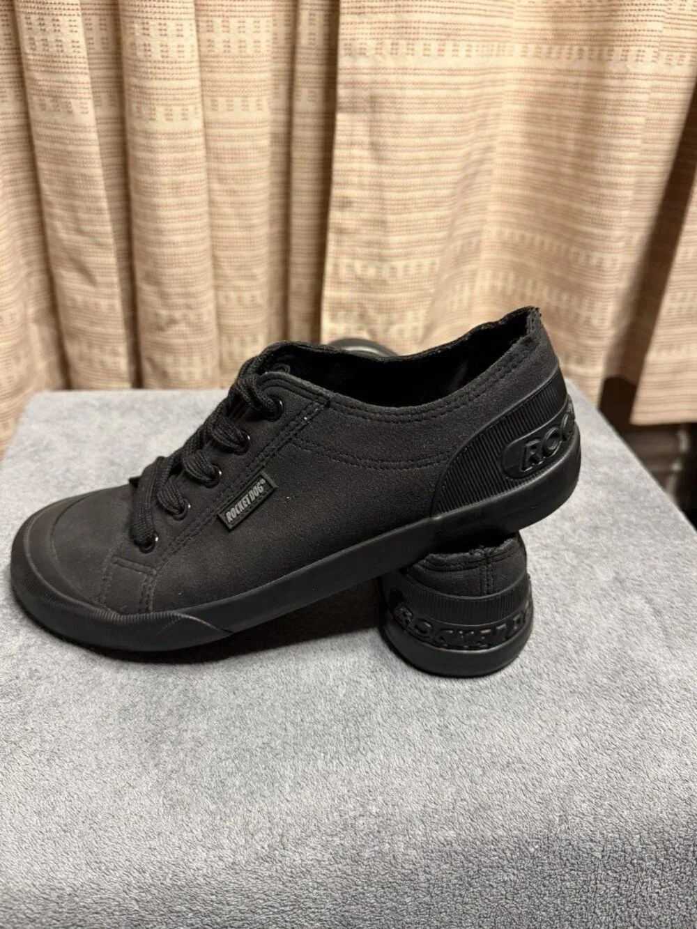 Rocket Dog Black Canvas Lace-Up Sneakers Women's 8